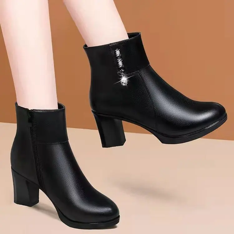 2024 New Fashion footwear with Velvet Insulation Women's Leather Boots Winter Women's Side Zipper High Heel Short Boots