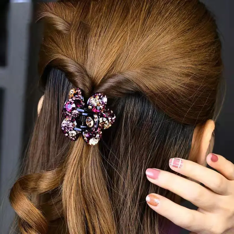 LEVAO Rhinestone Hair Claw Girls Small Medium Crystal Hair Clips Ponytail  Hair Accessories Women Hairpin крабик для волос solomeya крабик для волос из натуральной пшеницы в форме бабочки лиловый straw claw hair clip butterfly lilac