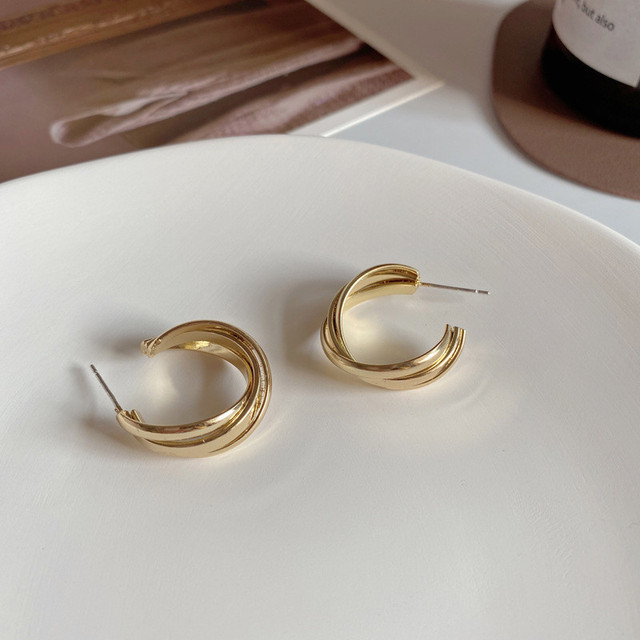Hoop Earrings for Women Statement Vintage Punk Heavy Metal Circle Round Gold Earrings Fashion Jewelry Gifts