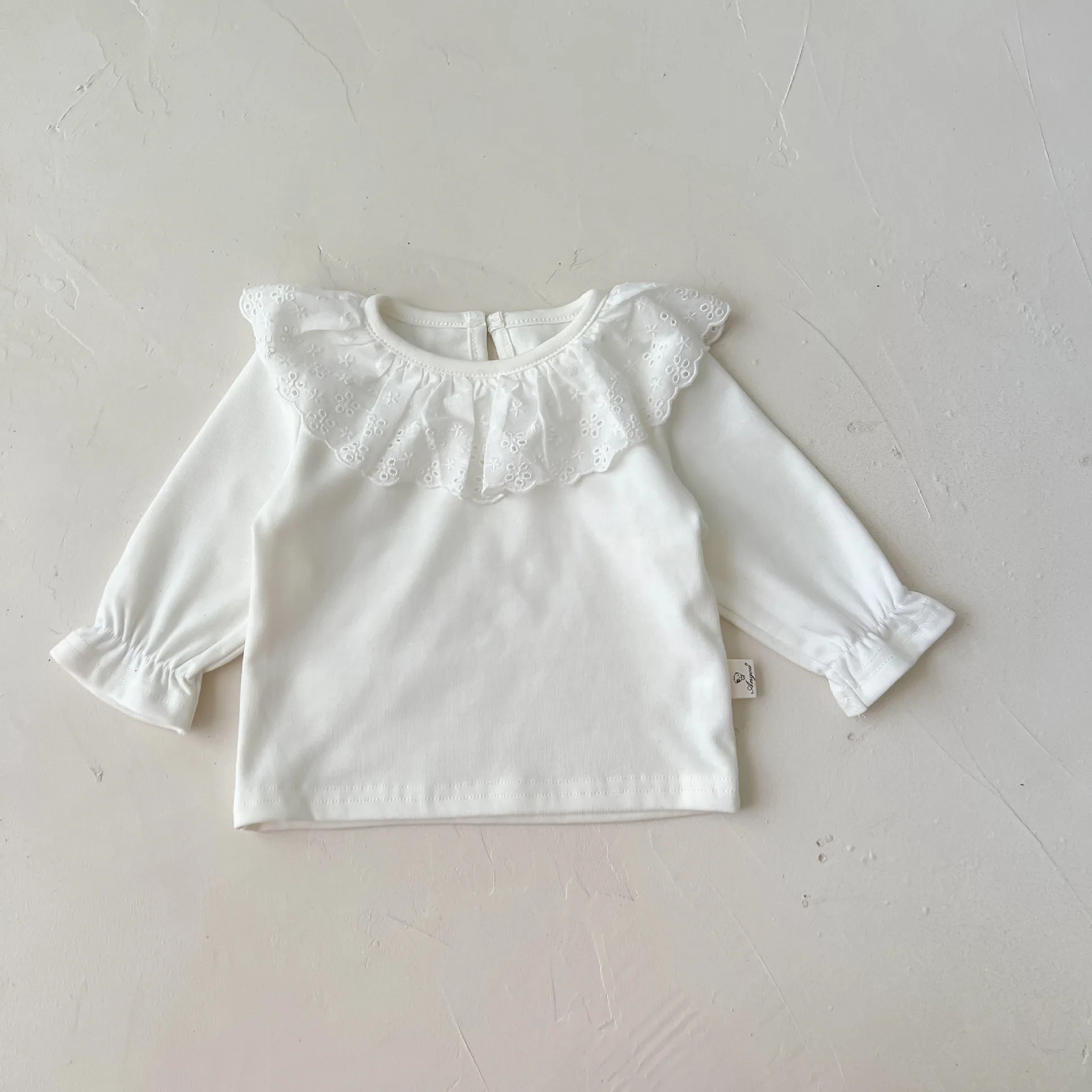 lace collar shirt