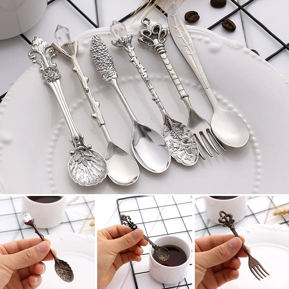Vintage Spoons Fork Mini Royal Style Metal Gold Carved Coffee Snacks Fruit Prikkers Dessert Fork Kitchen Tool Teaspoon 6pcs 1set