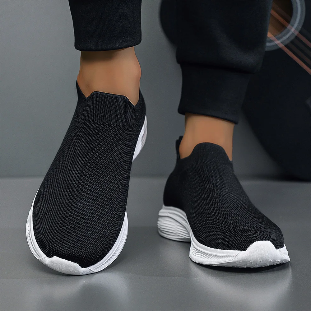 W001 Unisex Soft-Soled Non-Slip Running Shoes for Men and Women, Lightweight Loafers, Black and White Casual Sports Shoes, Campus Casual Style Four-Season Fly-Knit Sports Shoes 2