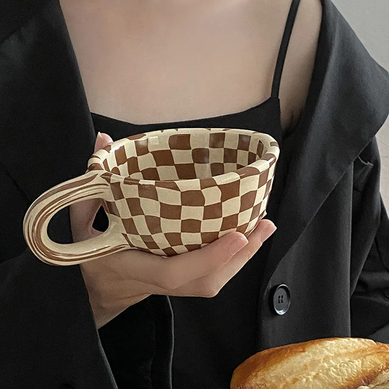 

Korean Ins Chessboard Mug Coffee Cup Good-looking Brown Ceramic Breakfast Latte Cup Couple Water Cups Retro Mugs Friend Gift