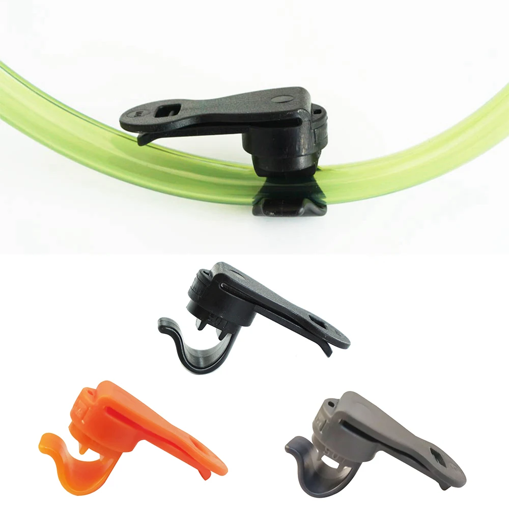 

Universal 1 Pcs Drinking Tube Clip Rotatable Water Bag Hydration Bladder Drinking Tube Trap Hose Webbing Clip Fits Pack Clamp