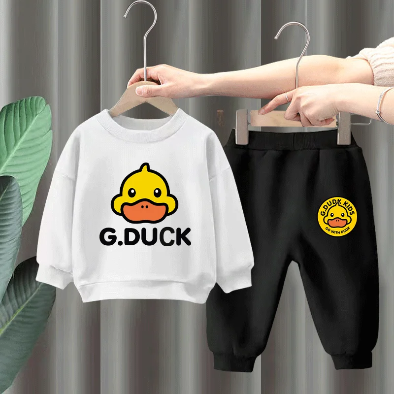 271 setWhite sweatshirt h1 + black sweatpants h2