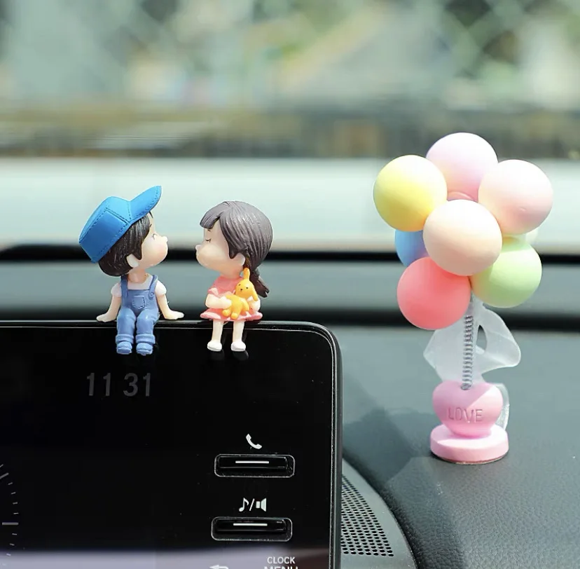 Decorazione per auto, simpatiche coppie in stile cartone animato, statuette in resina per cruscotto auto, statuetta di San , per anniversario di matrimonio, decorazioni per la casa