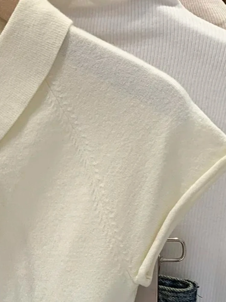 T-shirt in maglia a maniche corte con colletto polo da donna, grigio tinta unita, con bottoni frontali, elasticizzata, leggera, casual, estiva - immagine 5