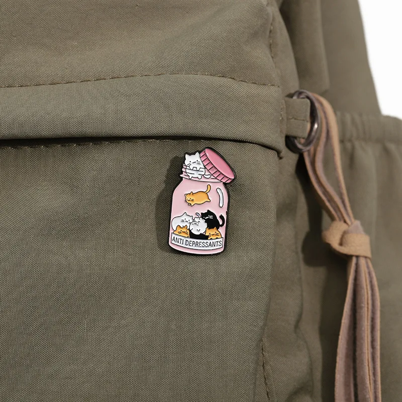 Meow ~ Nette Tiere Katzen Brosche Kreative Niedliche Kleine Kätzchen Emaille Pins für Frauen Männer Rucksack Revers Abzeichen Schmuck geschenke Großhandel – Detail 6
