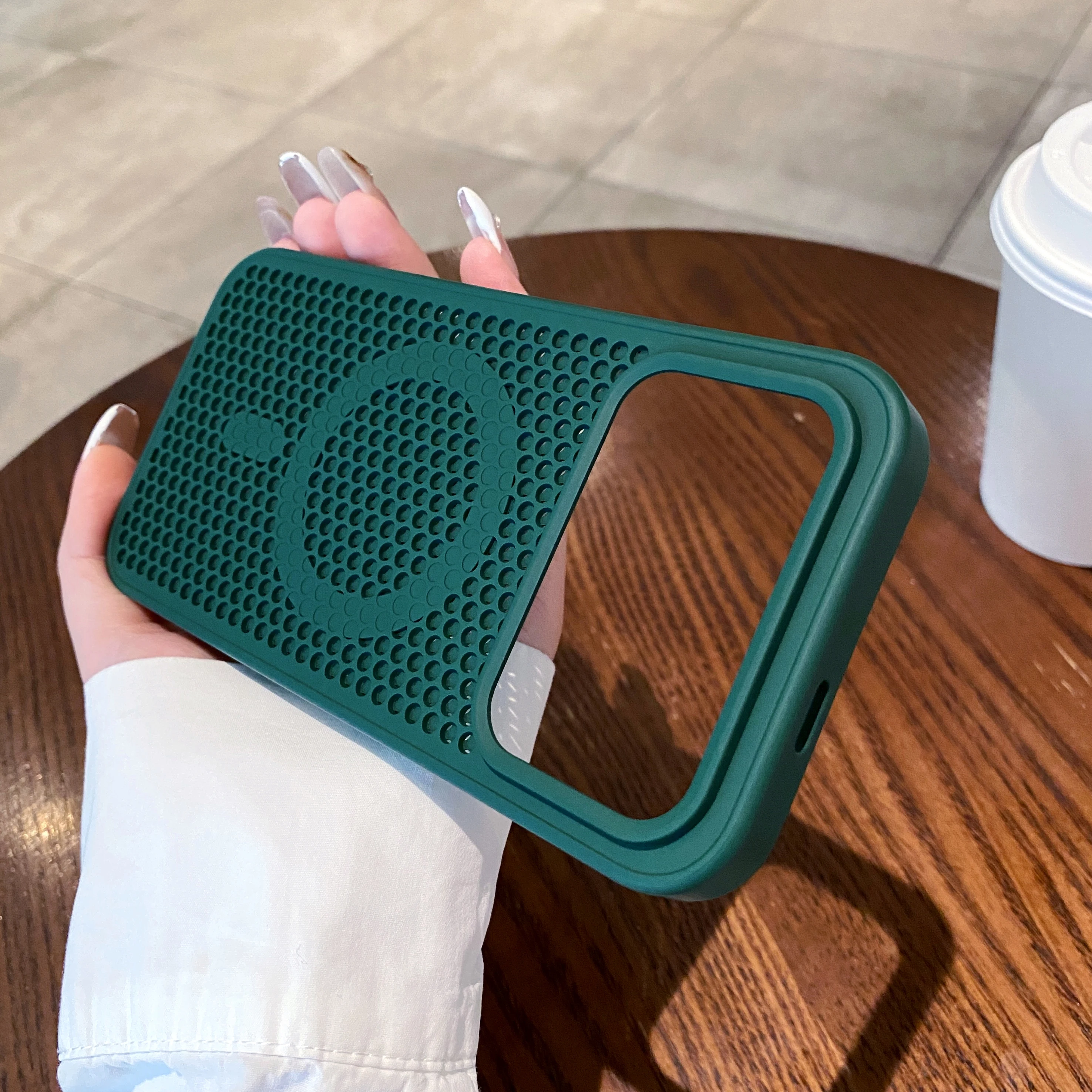 Magnetic Mesh Heat Dissipation Shockproof Matte Case with Soft Bumper