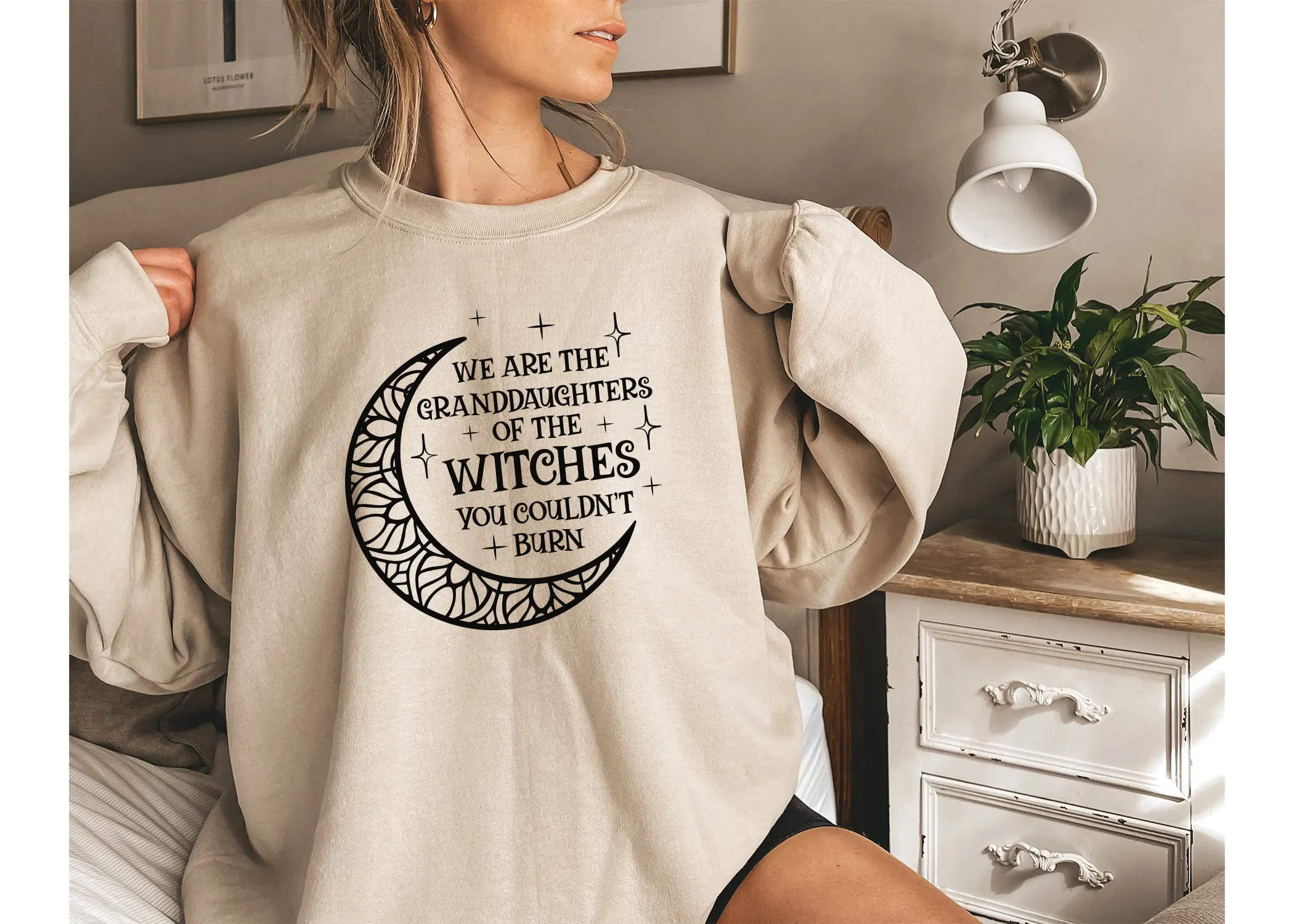 

Vintage Fashion Moon Print Women T-shirt We Arer The Granddaughters of The Witches You Could Not Burn Slogan Female Trend Shirt