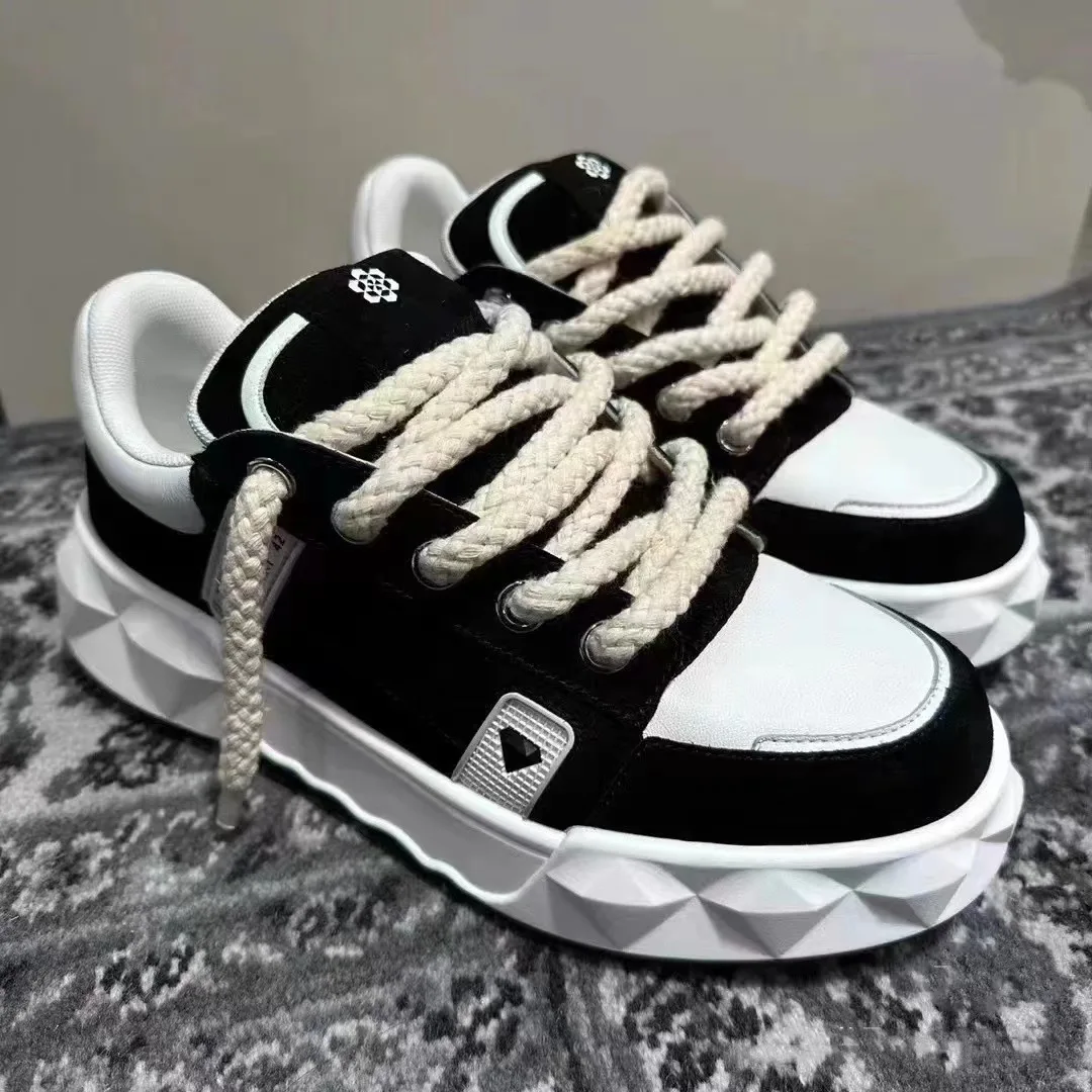 

Dropshipping Retro Lace-Up Dad Shoes Couple Sports Skateboard Shoes Platform Heightening Large Size Casual Women's Shoes