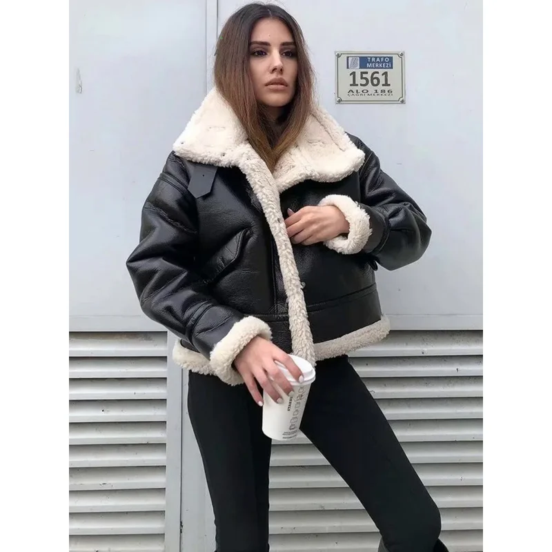 Рисунок 6 - Женская куртка из искусственной кожи