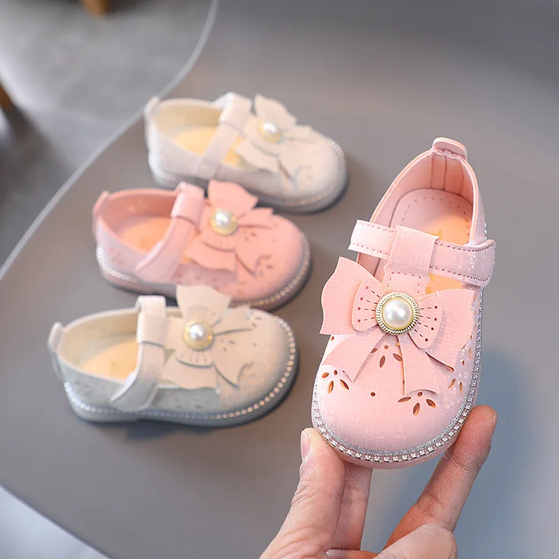

Summer New Girl Baby Shoes Pearl Bowknot Princess Leather Shoes Toddler Children Non-slip Soft Hollow Out Sandals G705