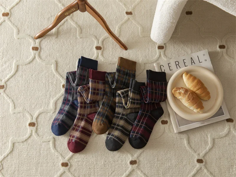 Description Picture 5 of itemWomen Harajuku Retro Vintage Plaid Stockings Long Socks JK College Style School Girls Stocking Cotton Knee Socks Women Stockings