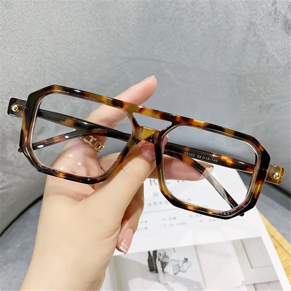 Retro Double Bridge Solglasögon för kvinnor Mode Leopard Solglasögon Utomhus Street Wear Solglasögon Herr Solglasögon UV400 Glasögon_voghion.com