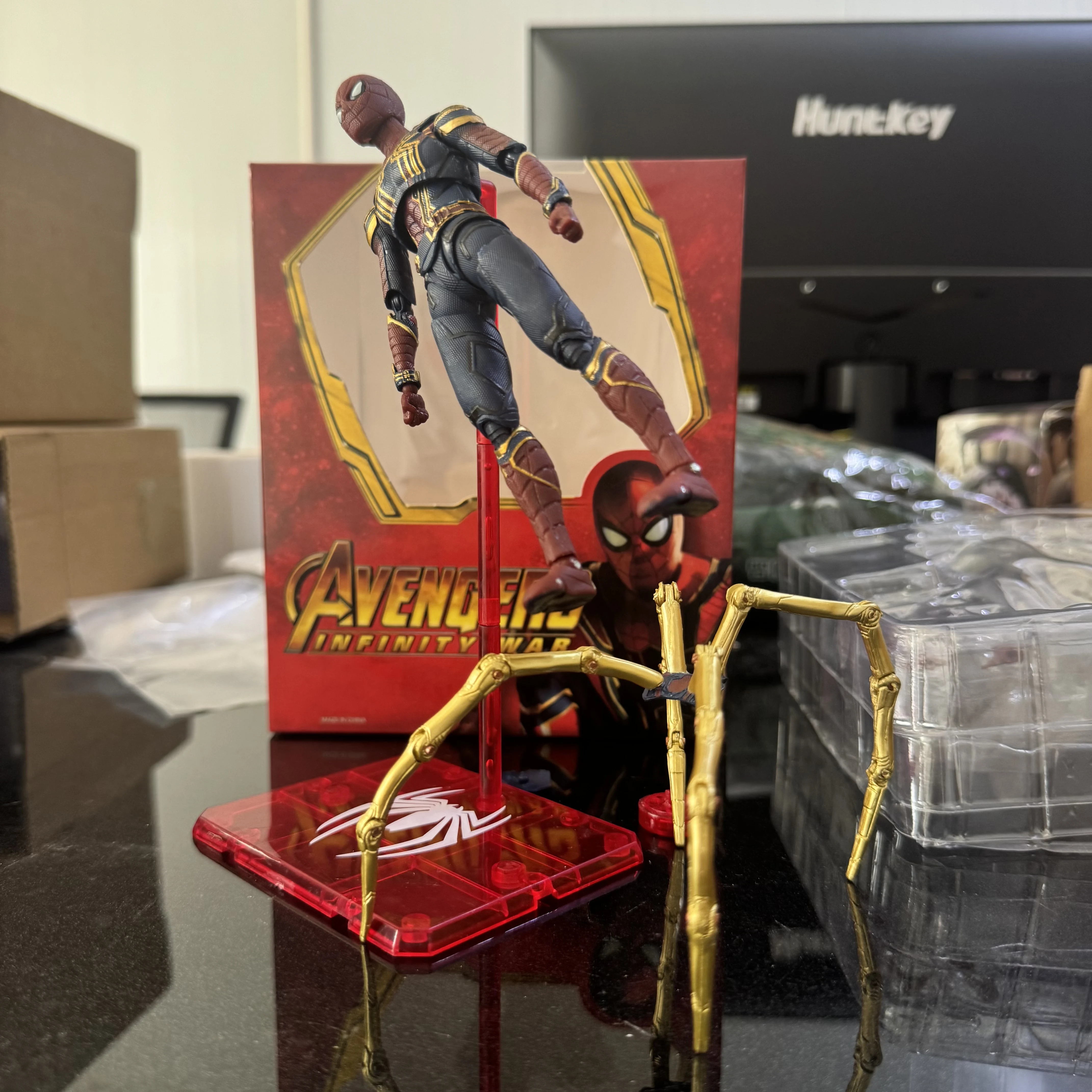 Iron Spider Armor Collectible Figurine - Stylish Table Decoration & Perfect Birthday Gift