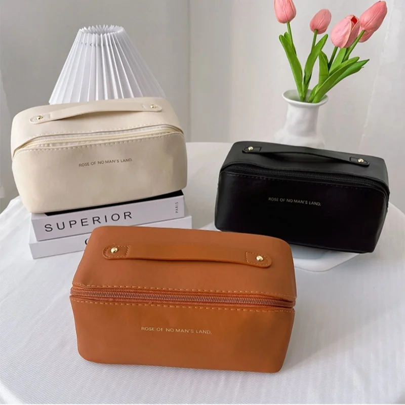 Large capacity portable makeup bag toiletry storage bag Travel zipper