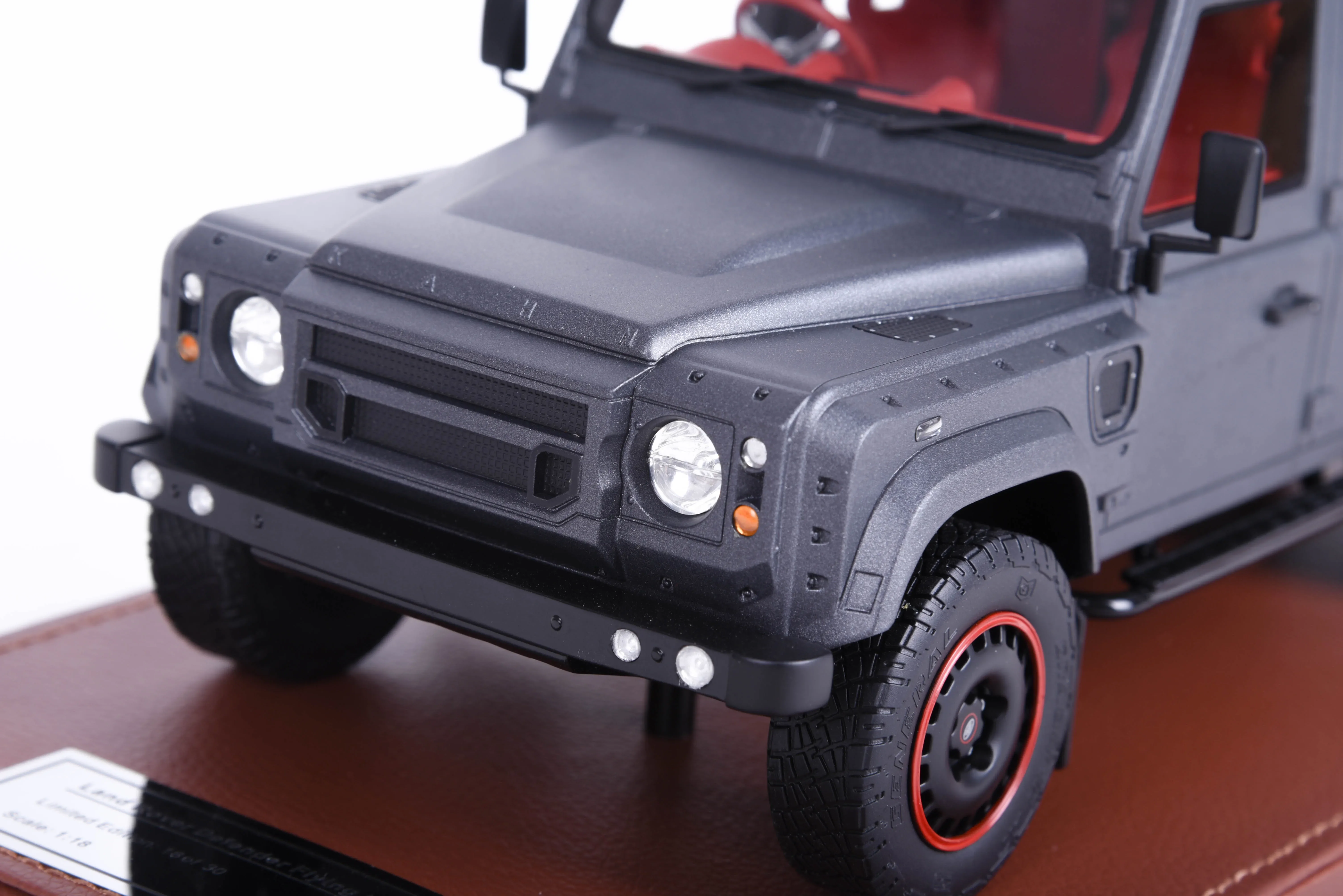 1:43 완벽한 실제 자동차 시뮬레이션 모델, Defender Flying Huntsman 6x6 픽업 송진 자동차 컬렉션 장난감 차량 모델