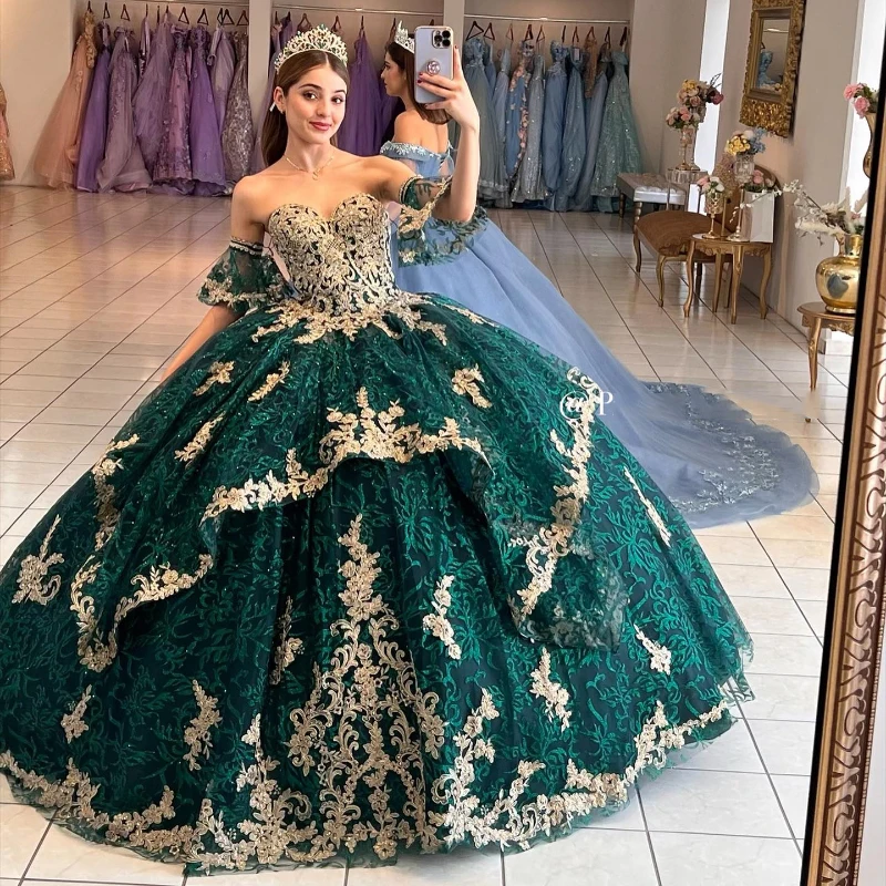 

Черно-зеленые блестящие платья для Quinceanera 2024, золотые кружевные аппликации, мексиканское бальное платье, вечернее платье для выпускного вечера, платья для 15 лет