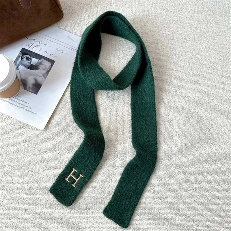 Рисунок 5 - Вязаный декоративный шарф для женщин