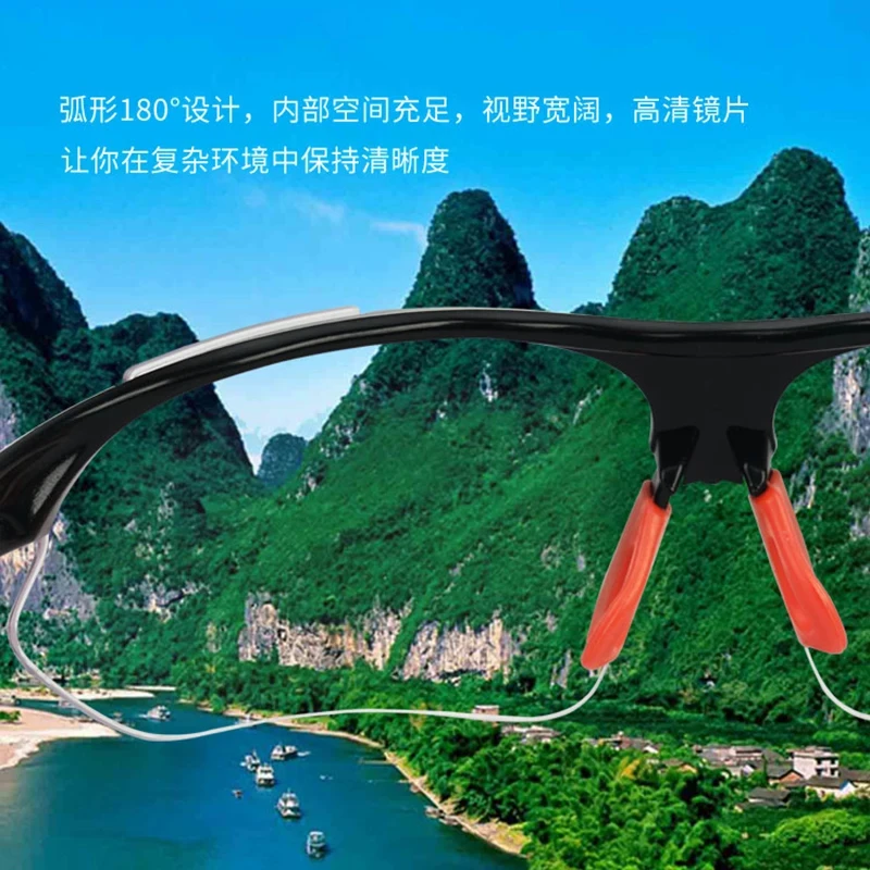 Lunettes de protection anti-impact portées par un technicien en laboratoire, avec lumière ambiante tamisée.