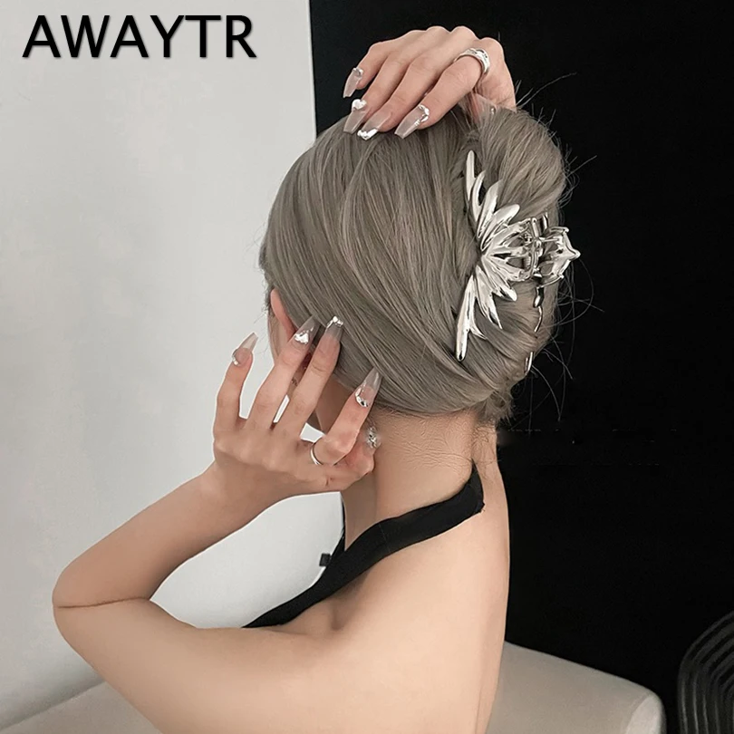 

AWAYTR 11.5cm Irregular Lava Metal Hair Claw Silver Women Hollow Hairpins Hair Clips Crab Barrettes Hair Accessories Hairgrip