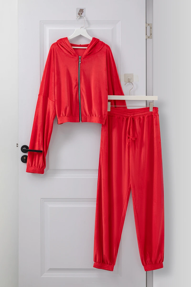 Cropped Ladies Velour Leisure Suits Velvet Zip Up Hoodies Women