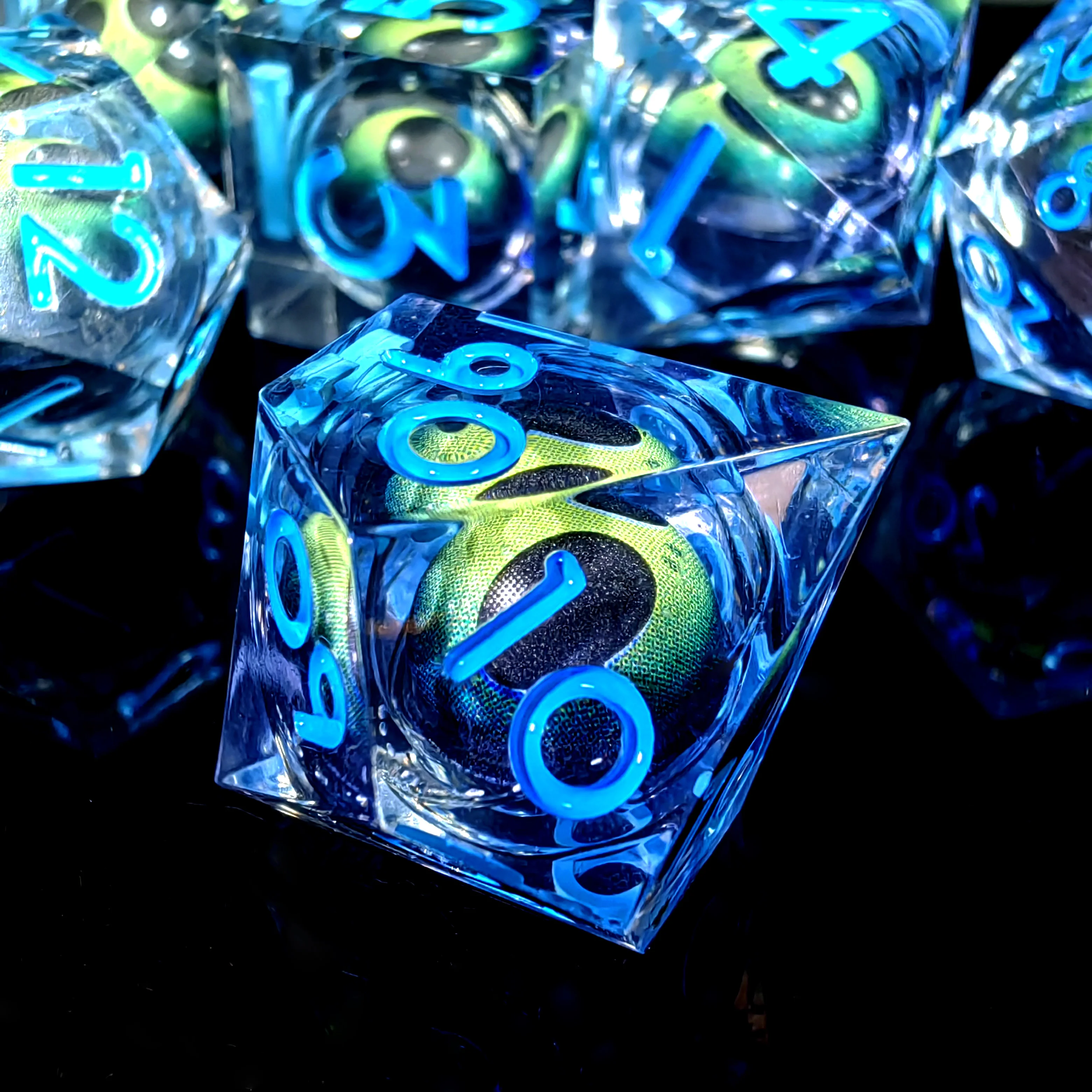 DnD Resin Dice Set with Spinning Dragon Eye Core, Blue Transparent Polyhedral Dice for Dungeons & Dragons, Tabletop RPG Games