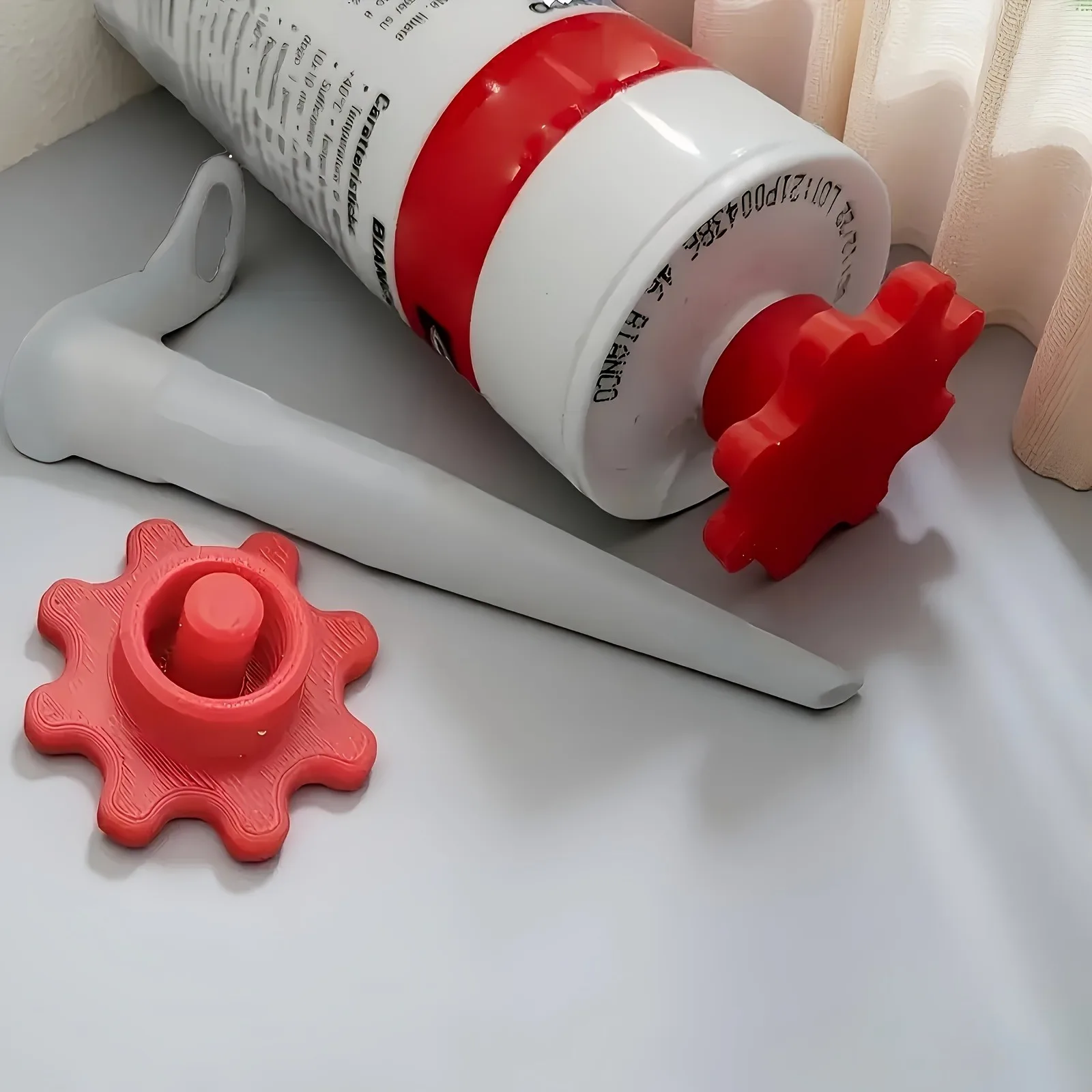 2pcs Flexible Gear-Style Tube Caps, Durable Plastic, Prevents Glue Hardening, for Silicone Repair, Outdoor Use, Gift