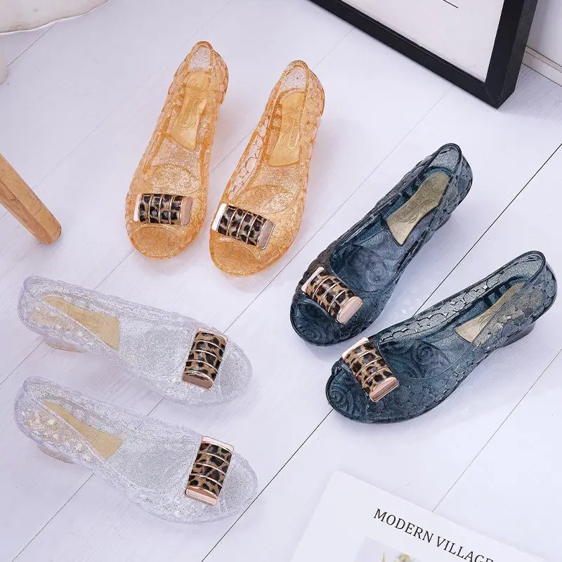 Neue transparente 4 cm Absatz-Sandalen für Damen, Sommer-Jelly-Schuhe, Slip-On-Sandalen, Prinzessinnen-Schuhe, Damen-Klarsandalen – Detail 3