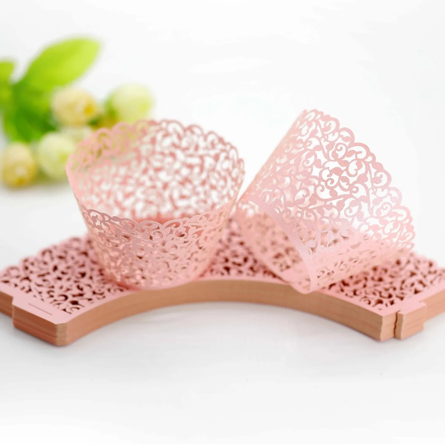 Wedding decoration 100 pcs Cake Paper Edge Laser Hollowed Out Vine Cup Lace White Pearl Bauhinia Spot Wholesale