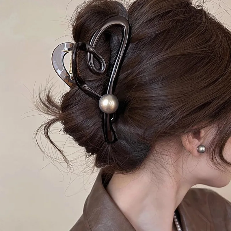 Рисунок 3 - Корейские заколки для волос в форме