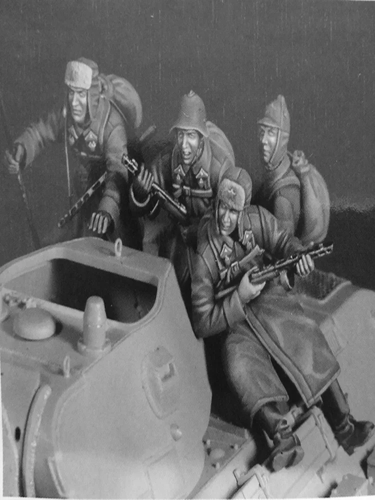 Unbemalter Bausatz 1/35 Russische Panzerfahrer aus dem frühen Krieg, Set mit historischen Figuren aus Kunstharz