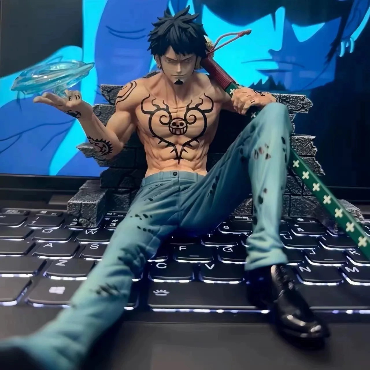 thumbnail image 1 of Figura de anime de una pieza Bt postura sentada Trafalgar Law sala de operaciones figuras de acción modelo de PVC colección juguete decoración regalo, 1 of 4