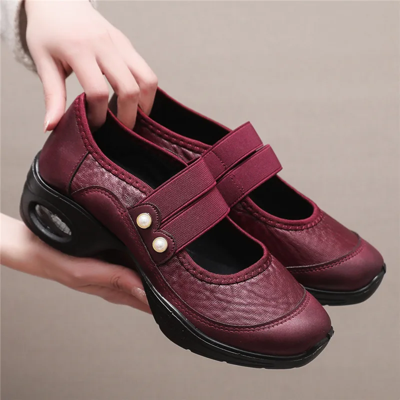 dress shoes for elderly ladies Womens Round Toe Wide Breathable Lightweight Loafers Women Walking Nurse Work Flat Slip-On Shoes (Genuine leather Black, adult, women, numeric_6, numeric, us_footwear_size_system, medium) while the soft furry material provides a comfortable fit Stylish Orthopedic Dress Shoes for