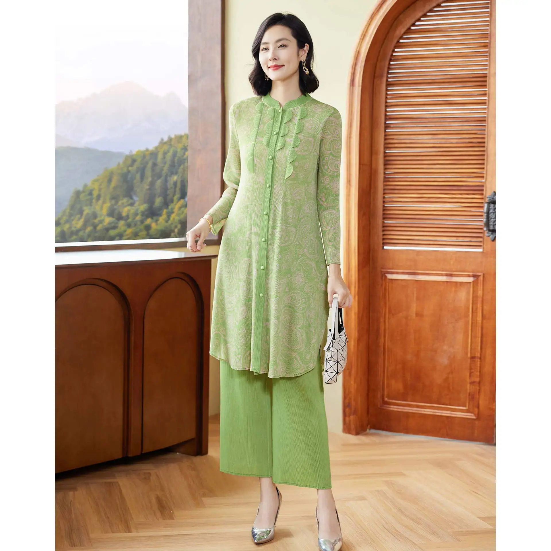 Miyake Pleated New Chinese Style Suit for Women 2024 New Early Spring Retro Two-piece Set Age-reducing Fashion Women's Clothing