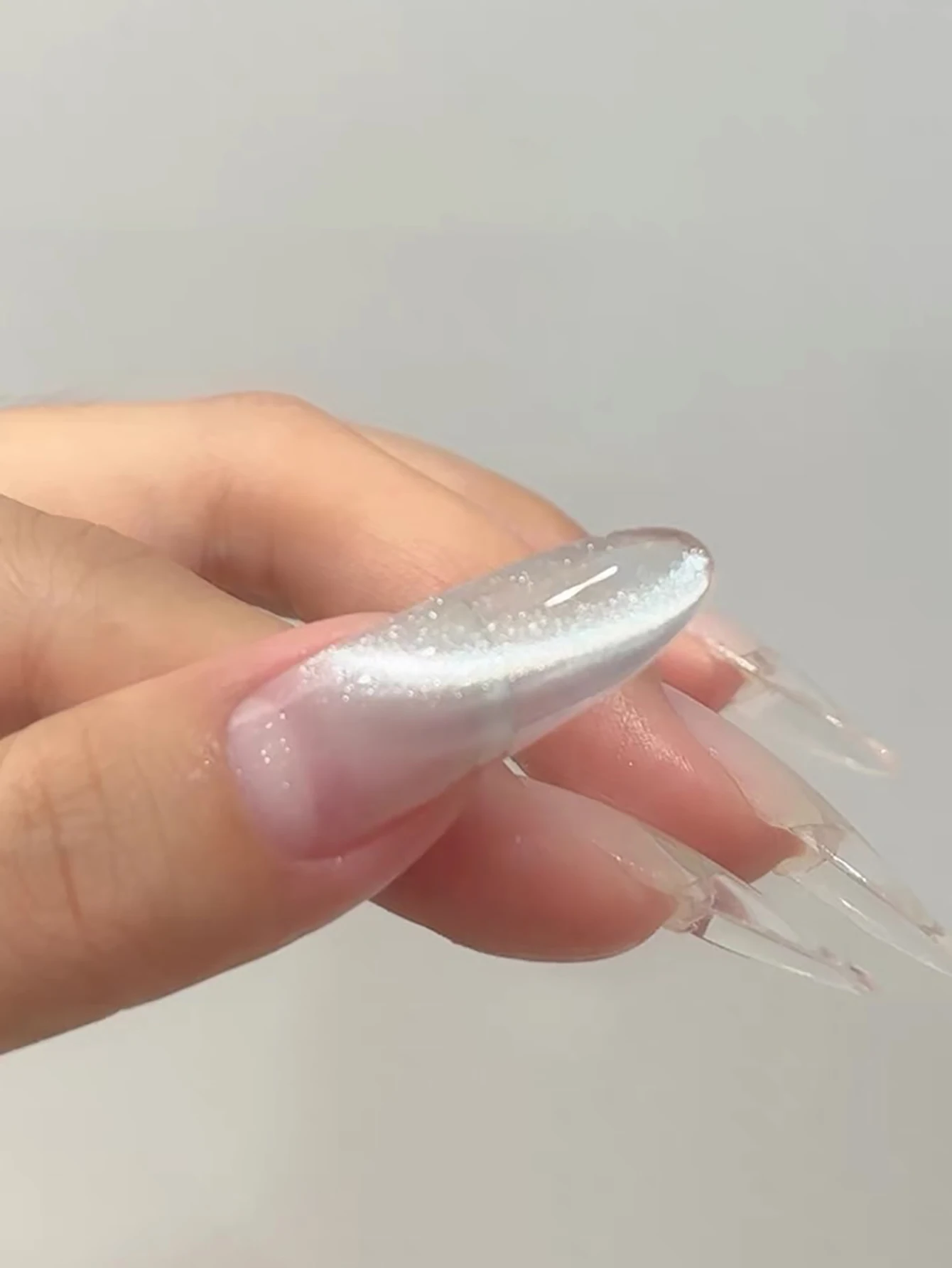 WS White Moonlight Cat Eye Gel Nail Polish Ceramic Cat Eye Explosion Flash Shows White without Grey Glass Beads 2