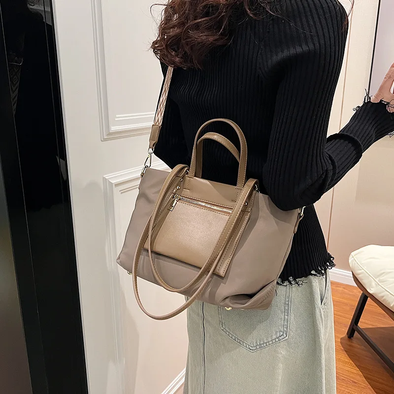 New Trend Portable Large Capacity Single Shoulder Tote Bag Fashion Nylon Waterproof High Quality Casual Classic Crossbody Bag
