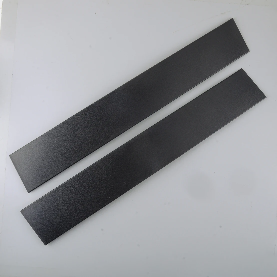 

5020664 1 пара автомобильных наклеек на переднюю дверь, стойки B, молдинговая отделка 5020665, подходит для Dodge Grand Caravan Chrysler Town Country 2008-2016