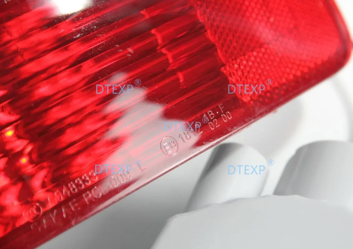 1 Piece Rear Bumper Lamp with Or No Bulb for Airtrek CW 2007-2012 Rear Fog Lamp for Outlander Ex 8337A015 Signal Lights side marker light tail lamp socket rear bumper reflector
