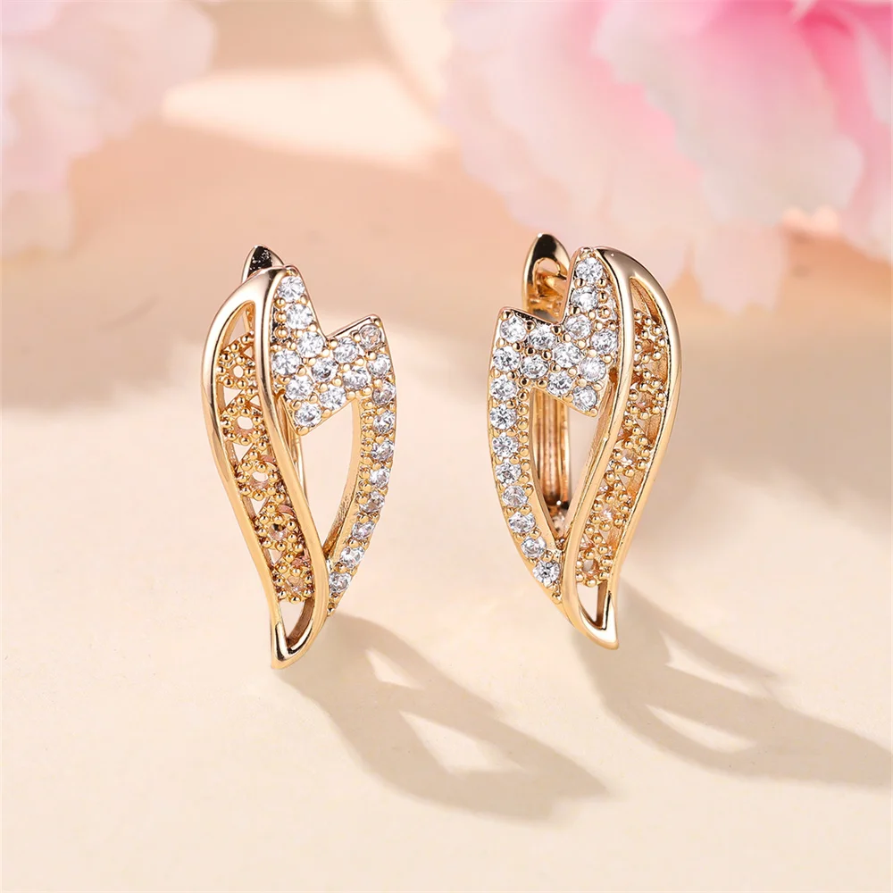 White Zircon Retro Hollow Love Heart Hoop Earrings For Women Vintage Gold Color Ear Buckle Wedding Jewelry Engagement Party Gift