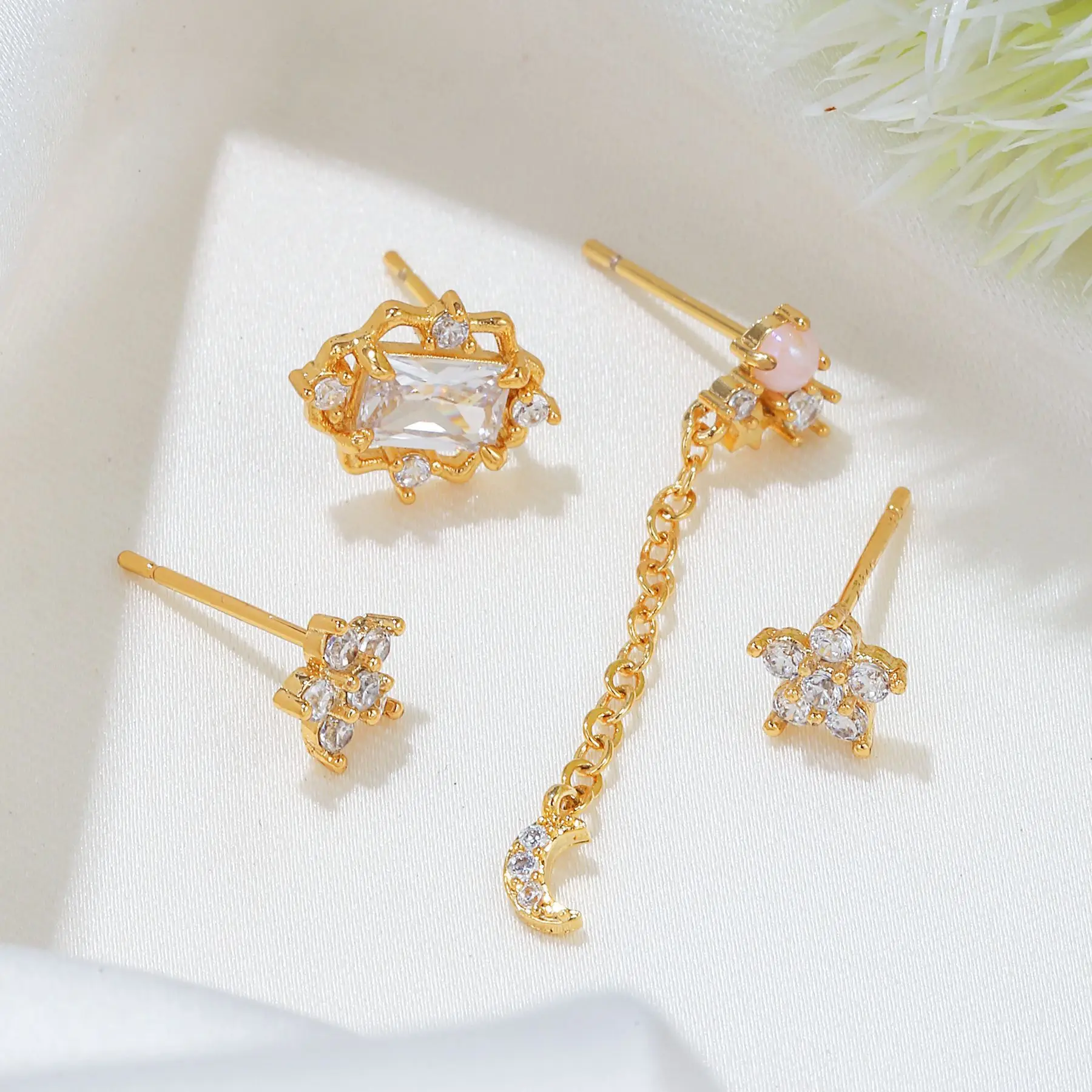 みかん⭐︎美品☆WFG with PERFETTO Crocker's Collection Princess Shape Diamond Stud Earrings
