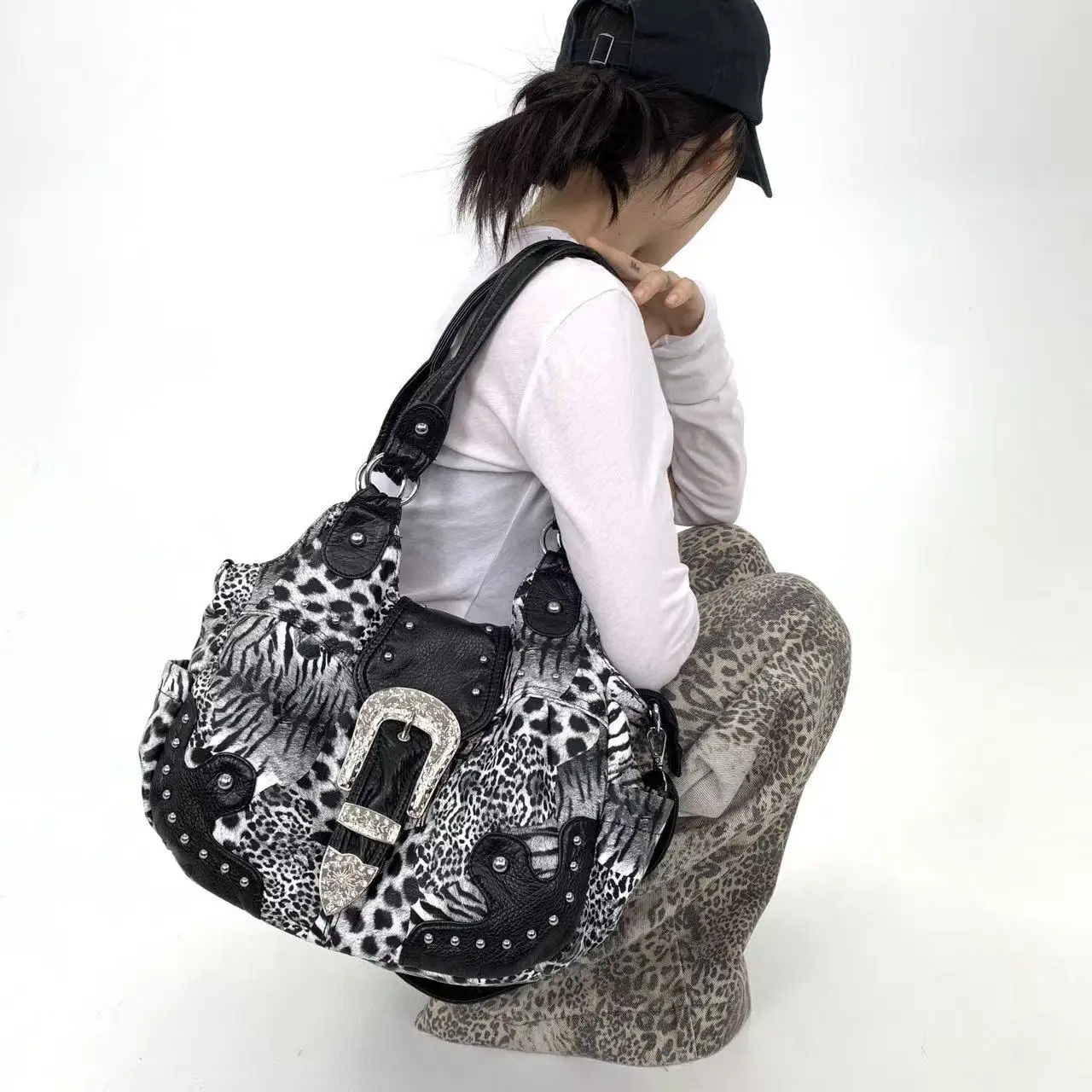 Y2K street personality spicy girl leopard print patchwork tote bag with multiple pockets and rivets retro crossbody handbag 4