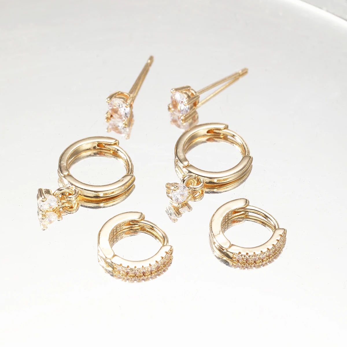 New Light Luxury Zircon Stud Earrings for Women Gold Plated Exquisite Minimalist Copper Metal Geometric Earrings Wedding Jewelry