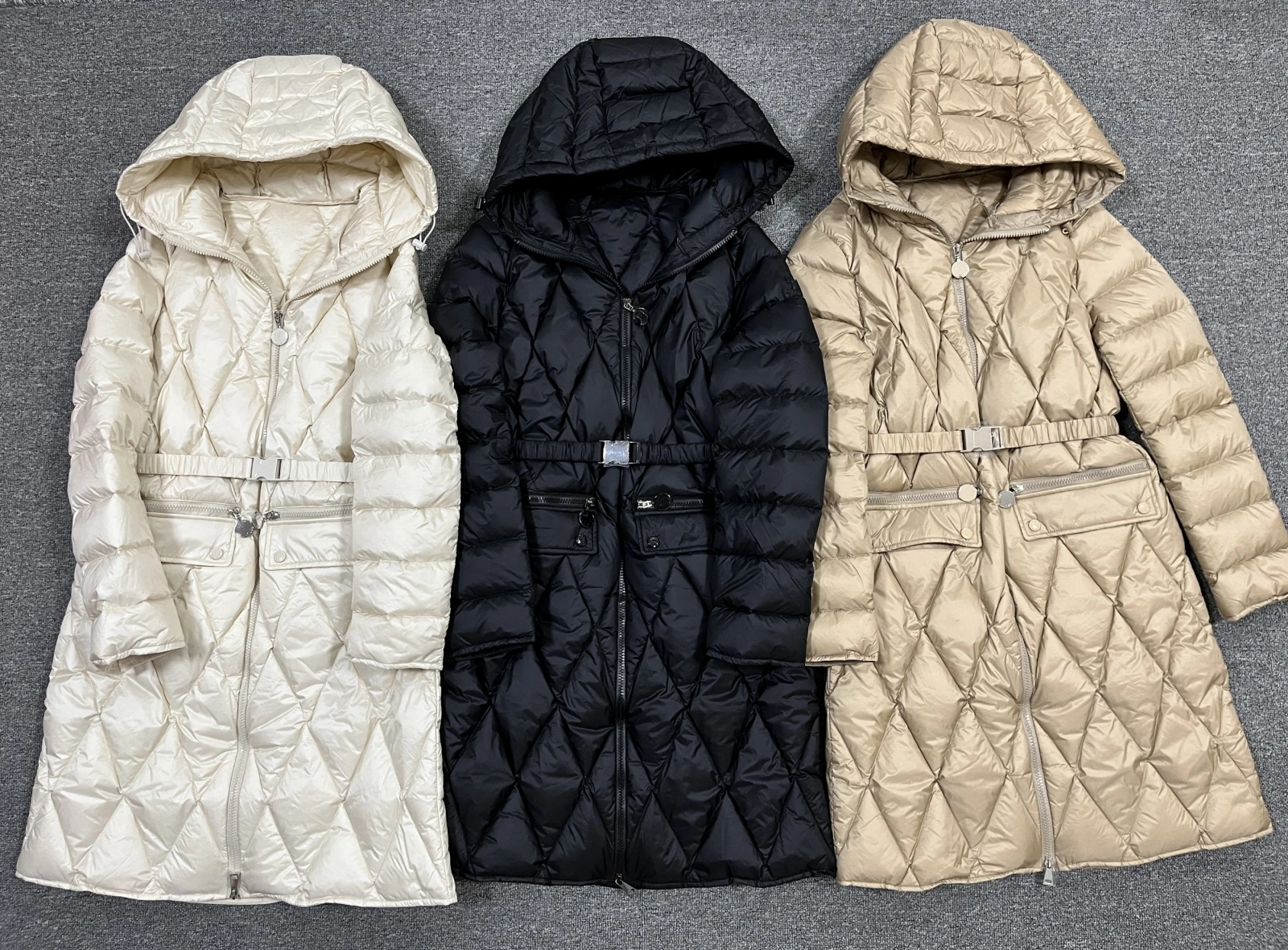 

2023 New Belt Diamond Plaid Long Down Jacket