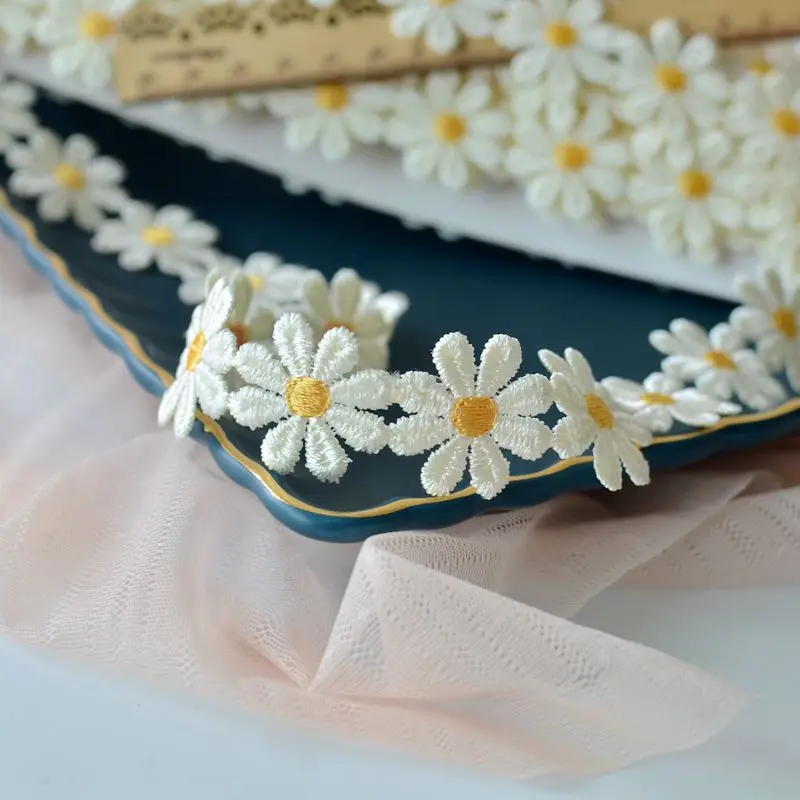 2.2CM Wide Beautiful White Embroidered Daisy Lace Fabric 3d Flowers Lace Ribbon Dress Collar Hats Headwear Sewing Trimming Decor