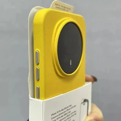 For Honor Magic 8 Pro Case - Fashionable Frosted Magnetic Shockproof Protective Cover (Yellow)