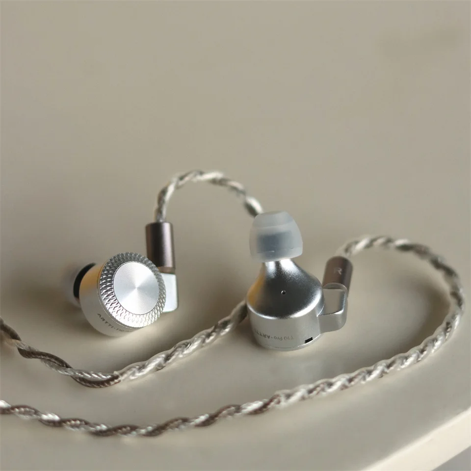 【新品未使用】　ARTTI T10 Pro Amazon.co.jp: ARTTI T10 Pro イヤホン 有線 14.2mm平面駆動ドライバ