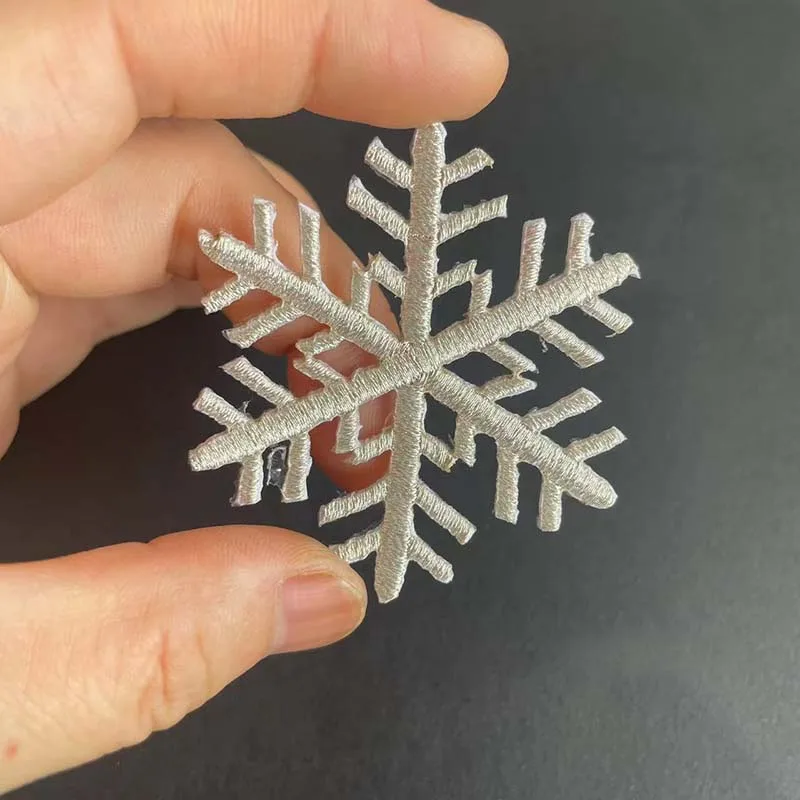 5 teile/satz, Schneeflocke Stoff Applikation Kleidung Patches Gold, Silber Blumen stickerei Eisen auf Aufkleber für Kleidung, Weihnachten Patch – Detail 6