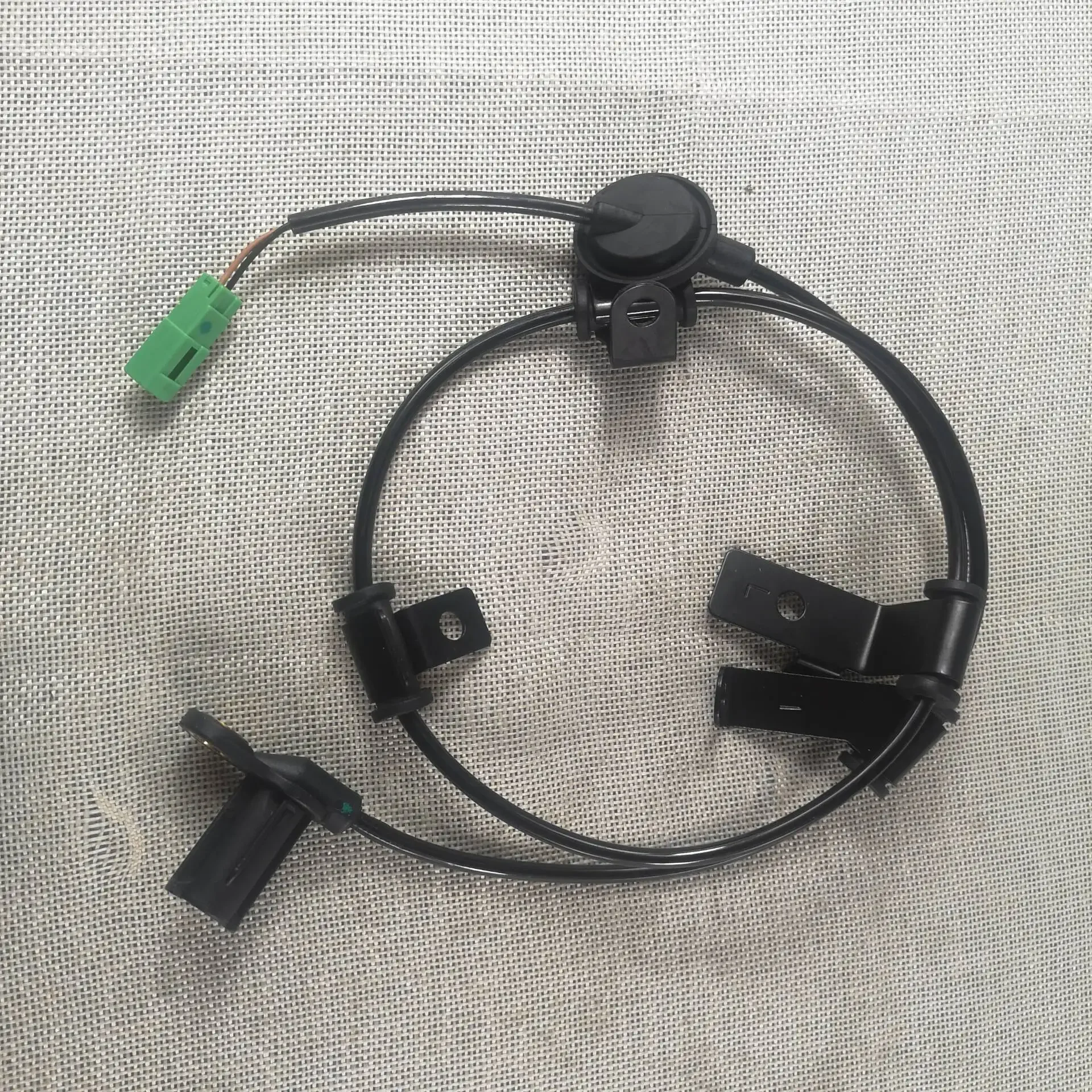 Rear Left ABS Wheel Speed Sensor YL8Z2C216AC For 2001-2004 Mazda Tribute 3.0L EC024372YK YL842C216AL